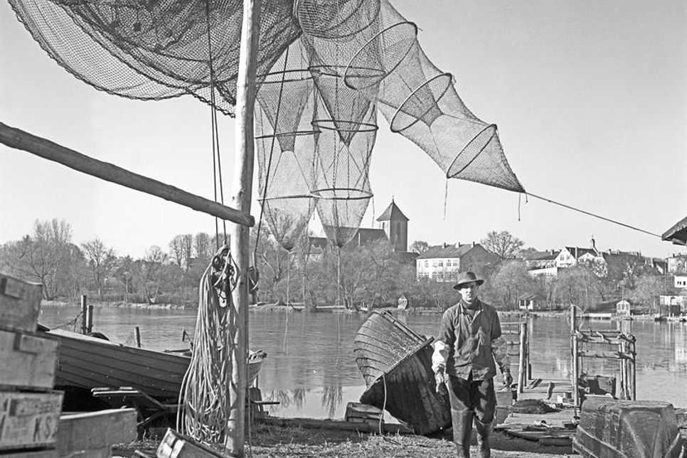 Am Kirchsee hat Petonke Fischer Schramm bei der Arbeit abgelichtet.