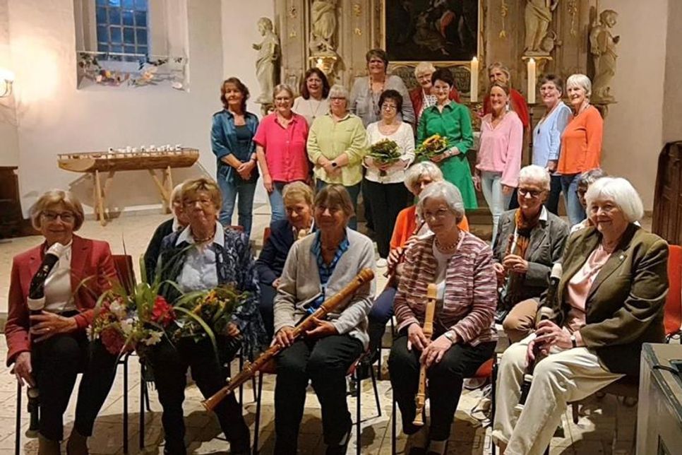 Der Kirchenchor „Dreiklang“ und das Blockflötenensemble laden zum Sommerkonzert in die Schönwalder Kirche ein.