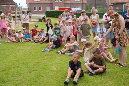 Die Kinder zwischen 5 und 14 Jahren traten in altersgemischten Gruppen zu den Spielen an, um sich besser kennenzulernen und den Teamgeist zu fördern.