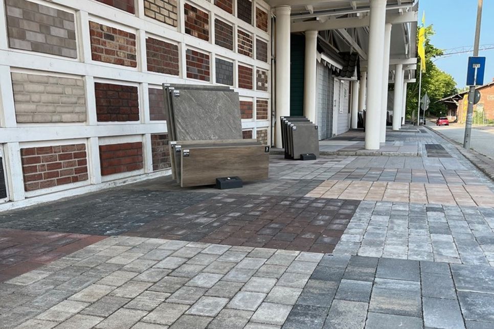Bei Janus in Neustadt finden Privatkunden und Profis Inspiration, Baustoffe und kompetente Beratung für Bauprojekte, Renovierungen und die Gartengestaltung.