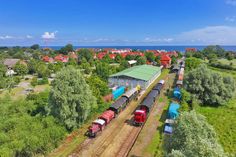 Der Eröffnungszug steht abfahrbereit im Museumsbahnhof Schönberger Strand.