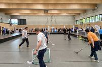 Floorball inmmitten des Markts der Möglichkeiten.