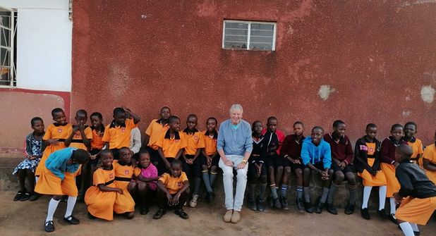 Seit mehr als vier Jahren arbeitet der ehemalige Schulleiter Bernd Ziemens ehrenamtlich als Entwicklungshelfer.