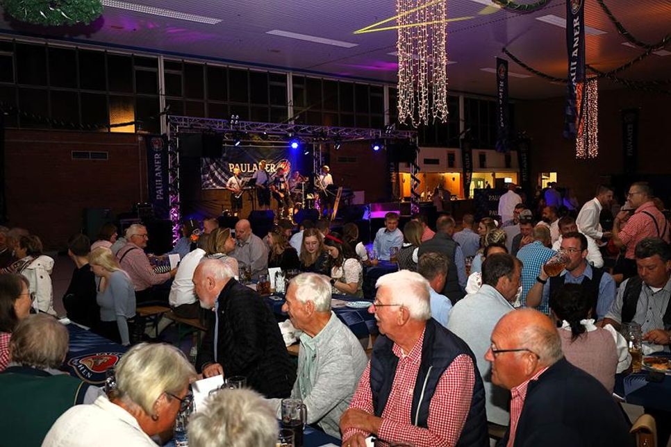 Die Gildehalle wurde zum Festzelt.
