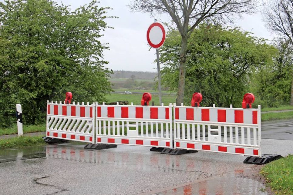 Die Bauarbeiten dauern bis Ende September. Fußgänger und Radfahrer können passieren.