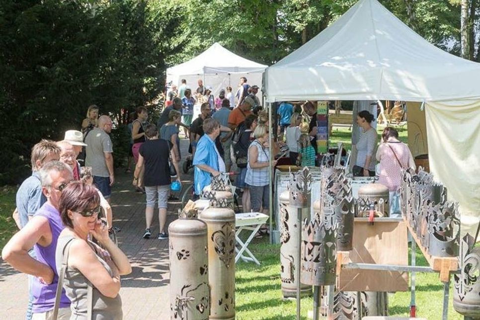 Am Wochenende lädt der Grömitzer Kurpark zum Kunst- und Handwerkermarkt „Handgemacht“ ein.