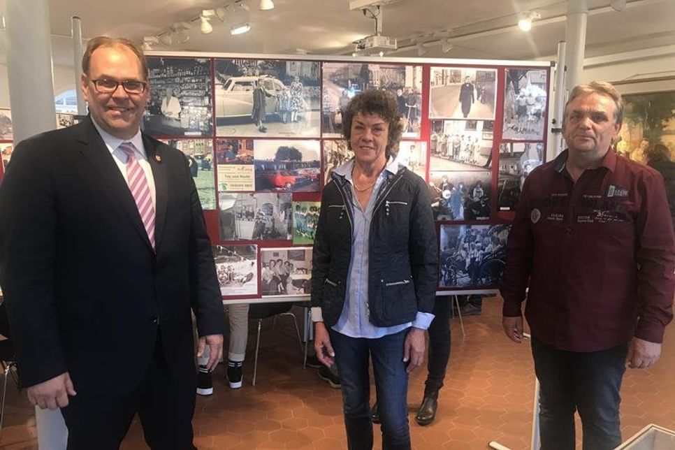Bürgermeister Mirko Spieckermann, Ulrike Gollan-Lambeck und Thomas Schwarz (v. lks.).