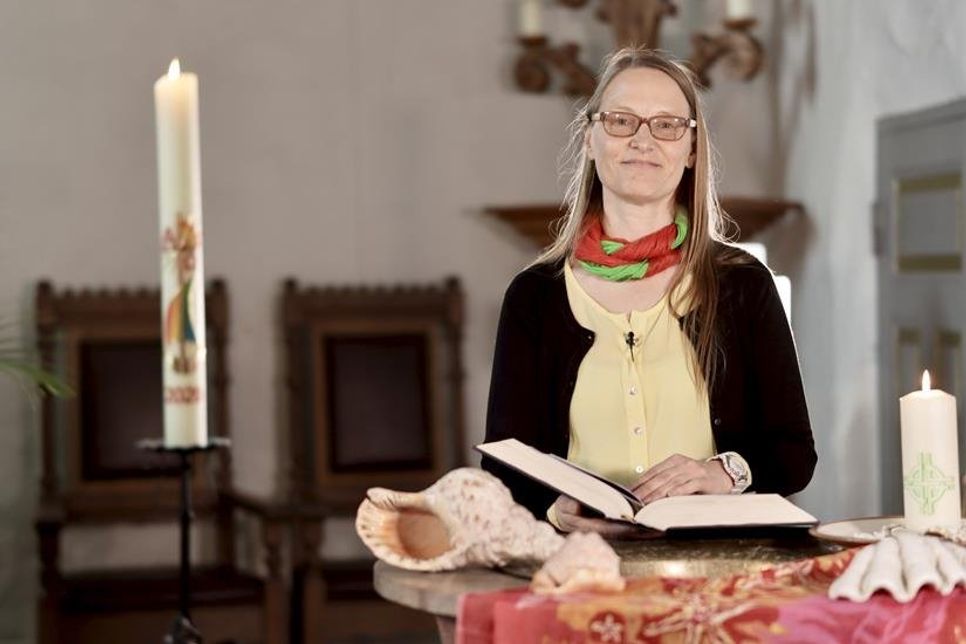 Pastorin Angela Zuschneid-Dorn in St. Nicolai in Grömitz.
