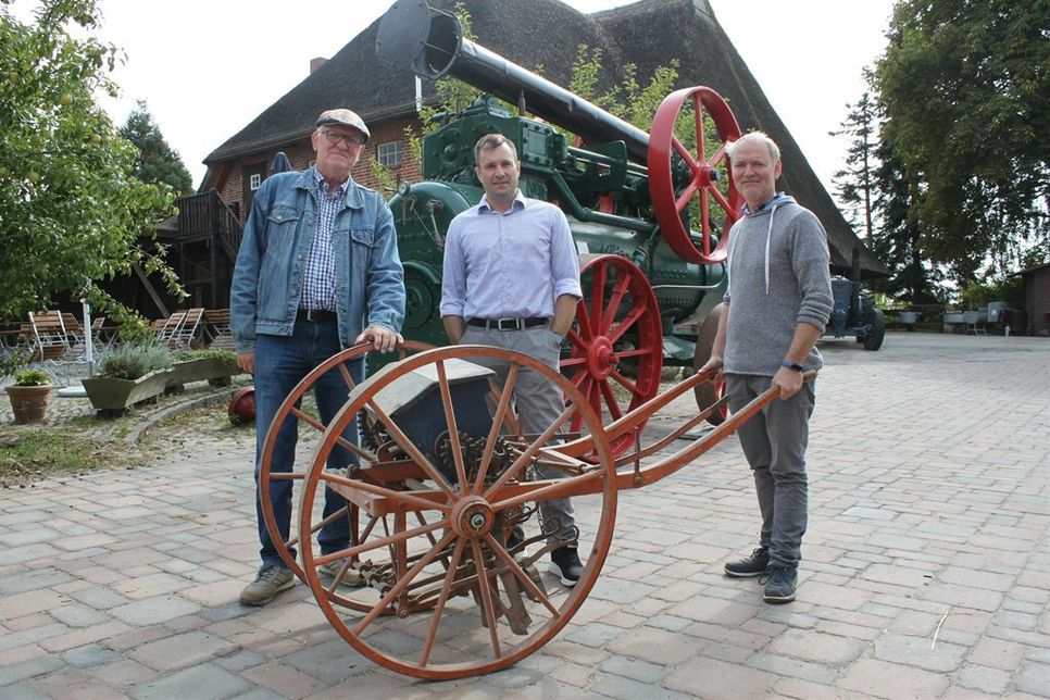 Hoffnungsvoll: Vereinsvorsitzender Werner Steffen, Kassenwart Sebastian Seidel und Museumsleiter Eckhard Schulte-Kersmecke (v. lks.).