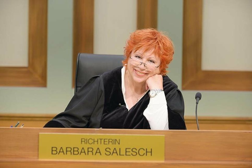 TV-Richterin Barbara Salesch ist zurück im Fernsehen und mit Lesungen zu Gast in der Lübecker Bucht.