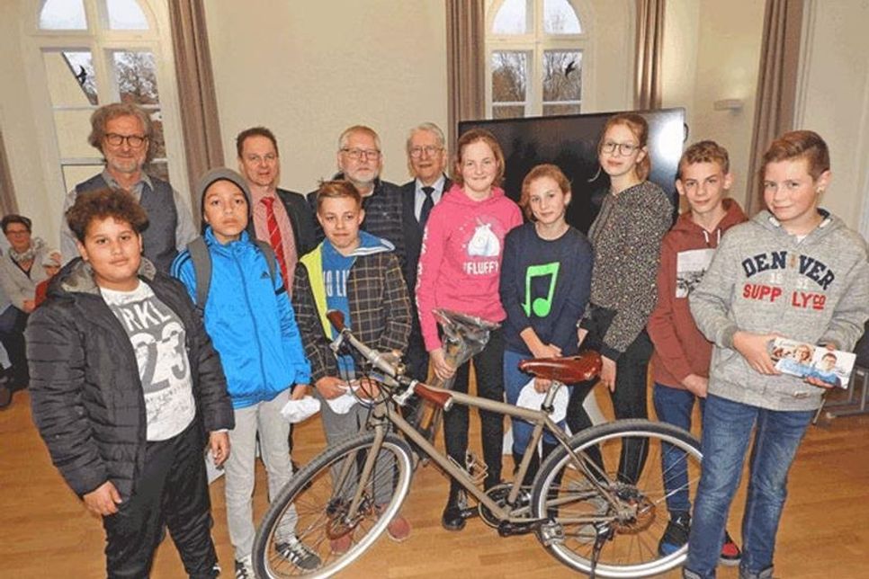 Das wussten die meisten Teilnehmerinnen und Teilnehmer des 2. Stadtradelns schon vor der Aktion. Umso wichtiger war es ihnen, ein Zeichen zu setzen und sich bewusstzumachen, dass es für die meisten von uns möglich ist, Klima- und Umweltschutz in den eigenen Alltag einzubauen.