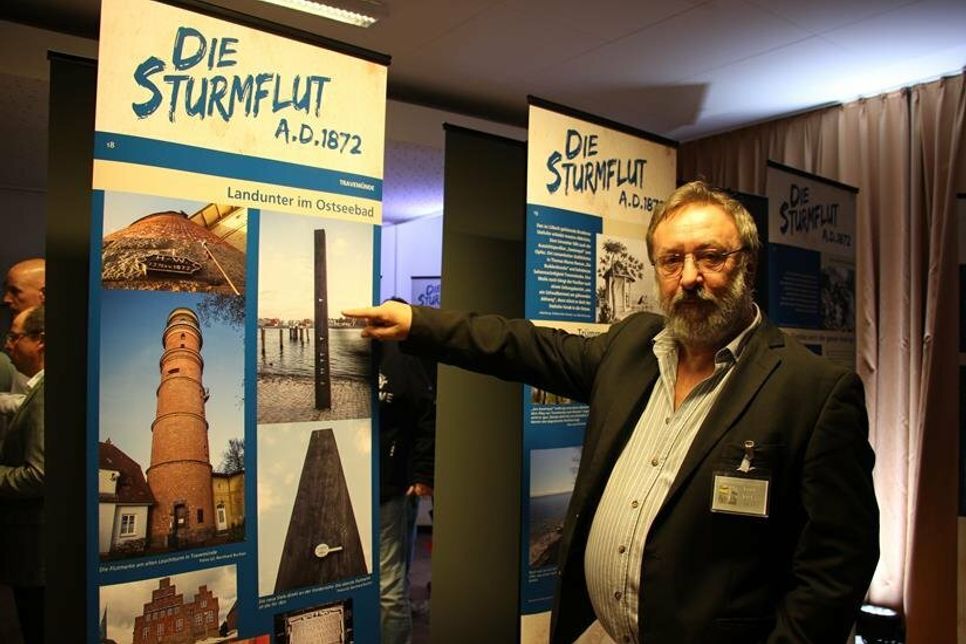 Sven-Michael Veit hat gemeinsam mit zwei weiteren Ehrenamtlern die Ausstellung erarbeitet.