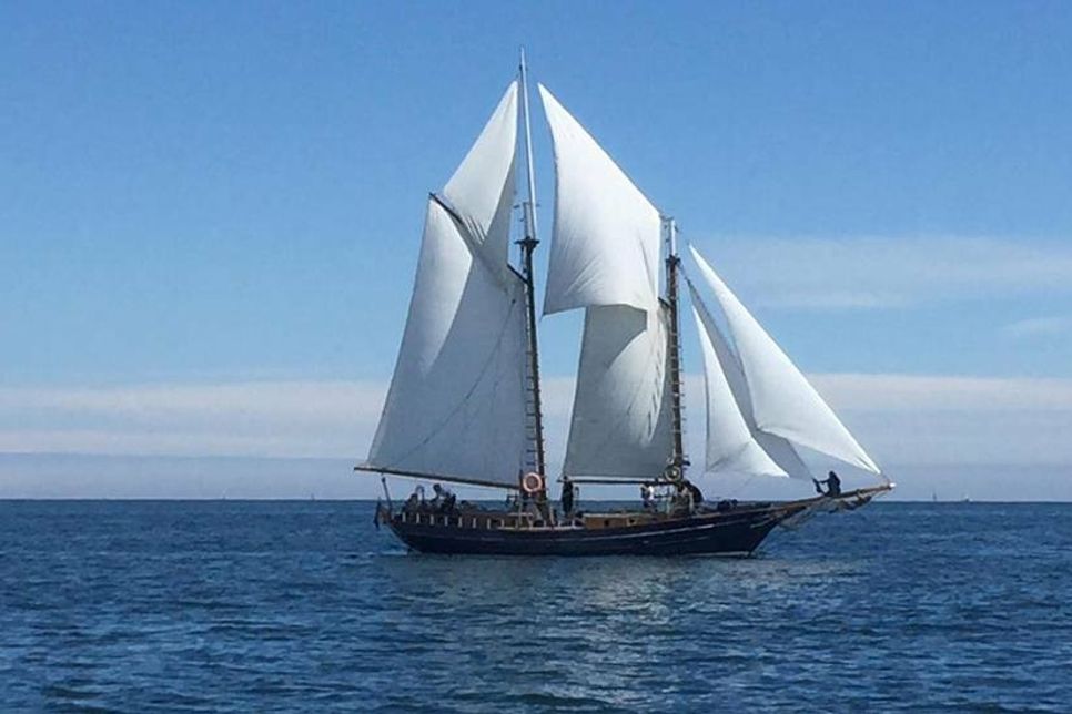 Sowohl an Bord als auch von der Küste aus eine Augenweide: die Samyrah.