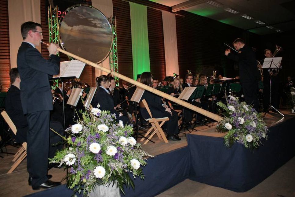 Moritz von Fallois am Alphorn, ein für den Norden doch eher ungewöhnliches Instrument.