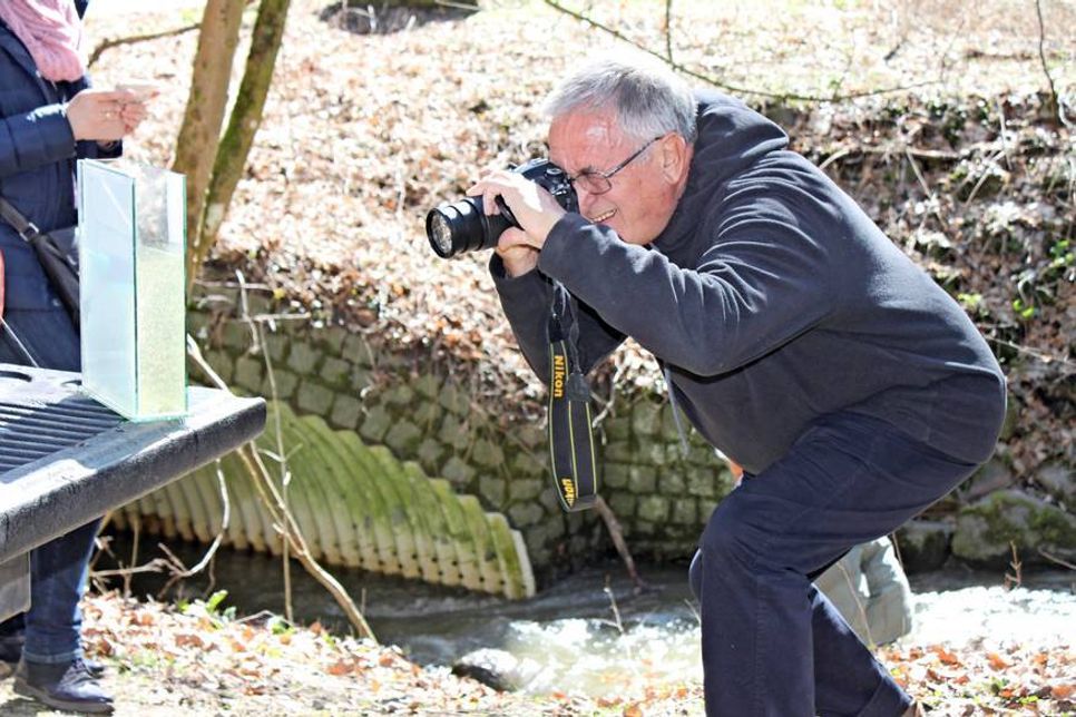Ein letztes Foto durch Uwe Morgenroth, bevor es für die Setzlinge in die Freiheit ging.
