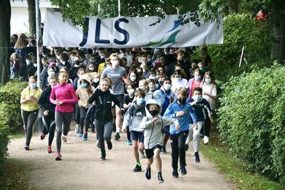 426 Schülerinnen und Schüler sowie einige Lehrkräfte gingen an den Start.