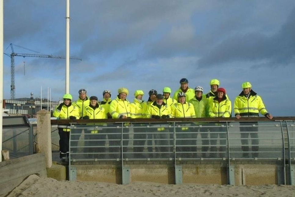 Die Radsportgruppe des TSV Grömitz präsentierte sich in den leuchtend gelben Jacken.