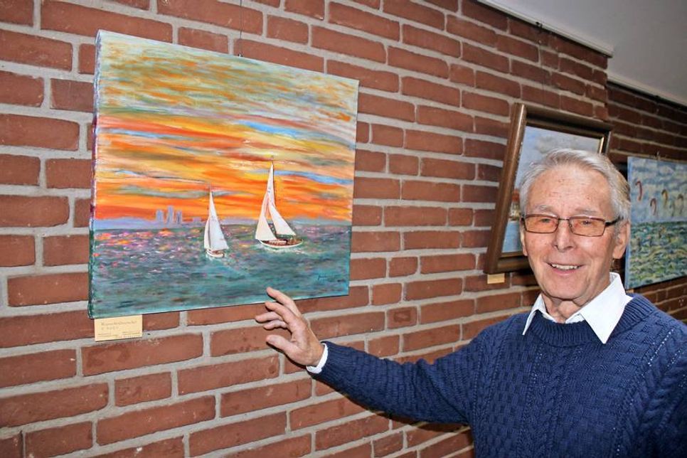 Der Neustädter Hobbymaler Ruprecht Groetschel ist 78 Jahre alt. Malen ist seine Leidenschaft.