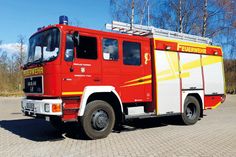 Das hier abgebildete Feuerwehrfahrzeug (LF 16) der Timmendorfer Wehr ist inzwischen 27 Jahre alt. Nach dem Feuerwehrbedarfsplan wurde eine Neuanschaffung nach 30 Jahren beschlossen.