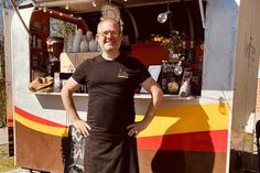 Barista Stefan Vogt legt besonderen Wert auf Qualität sowie eine persönliche Zubereitung seiner Kaffeespezialitäten.