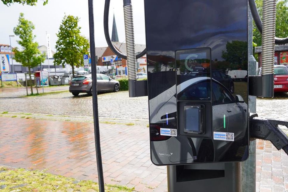 Die neuen Ladesäulen sind hochmodern.