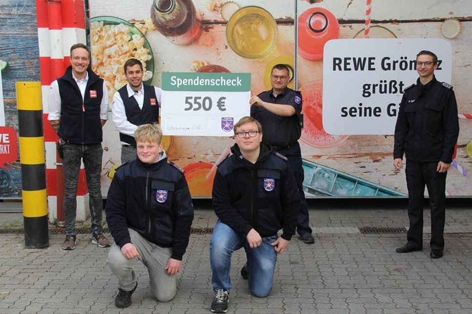„Ein herzliches Dankeschön an alle Pfandbonspender“ richtet auch der Jugendgruppenleiter Thomas und sein Stellvertreter Felix im Namen der ganzen Jugendfeuerwehr Grömitz aus. Es freut ihn sehr, dass es viele Unterstützer gibt und die Aktion noch weiterhin läuft.