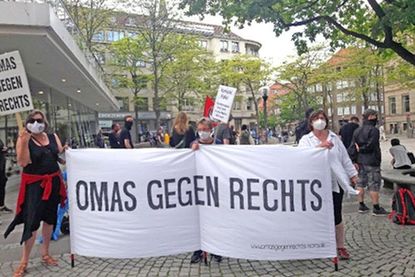 Ein starker Schulterschluss gegen Antisemitismus, Rassismus und Frauenfeindlichkeit: Die Omas gegen Rechts werden ihre Arbeit auch in Zukunft fortsetzen.