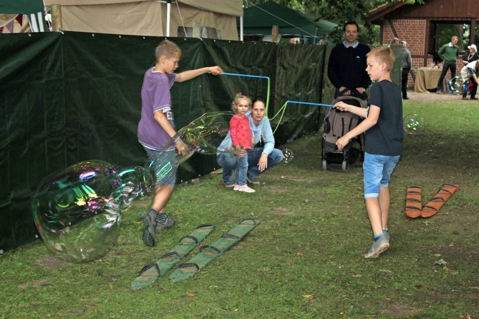 Buntes Programm auch für die Kinder.