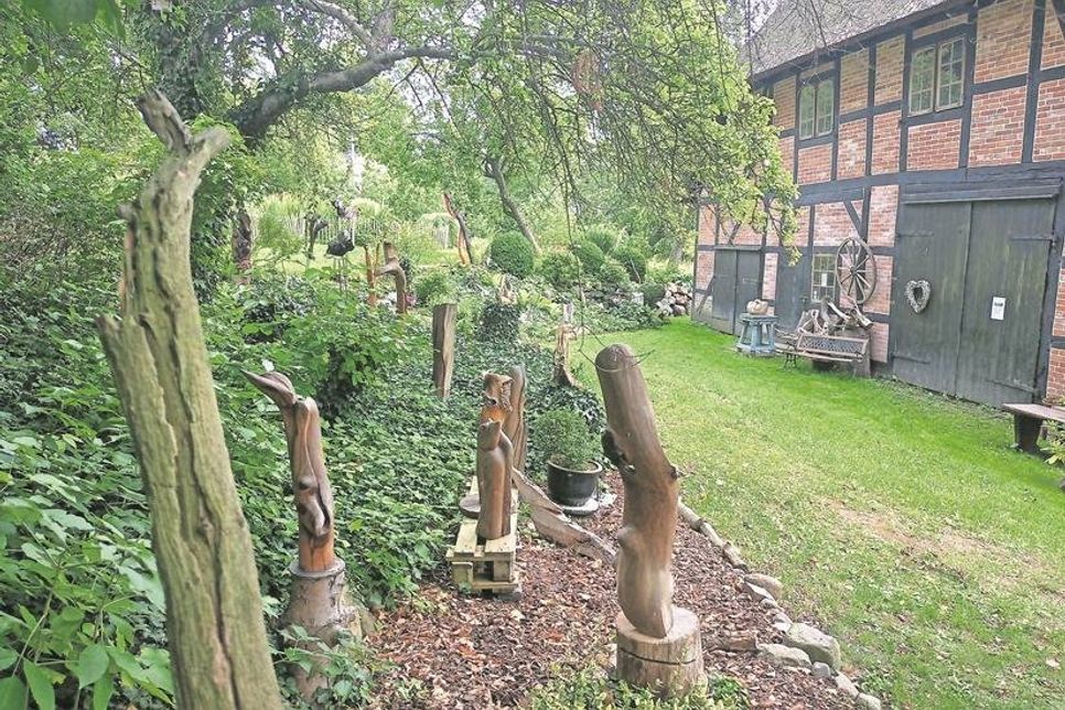 Specksteinfigur „Abwehr und Annahme“.
