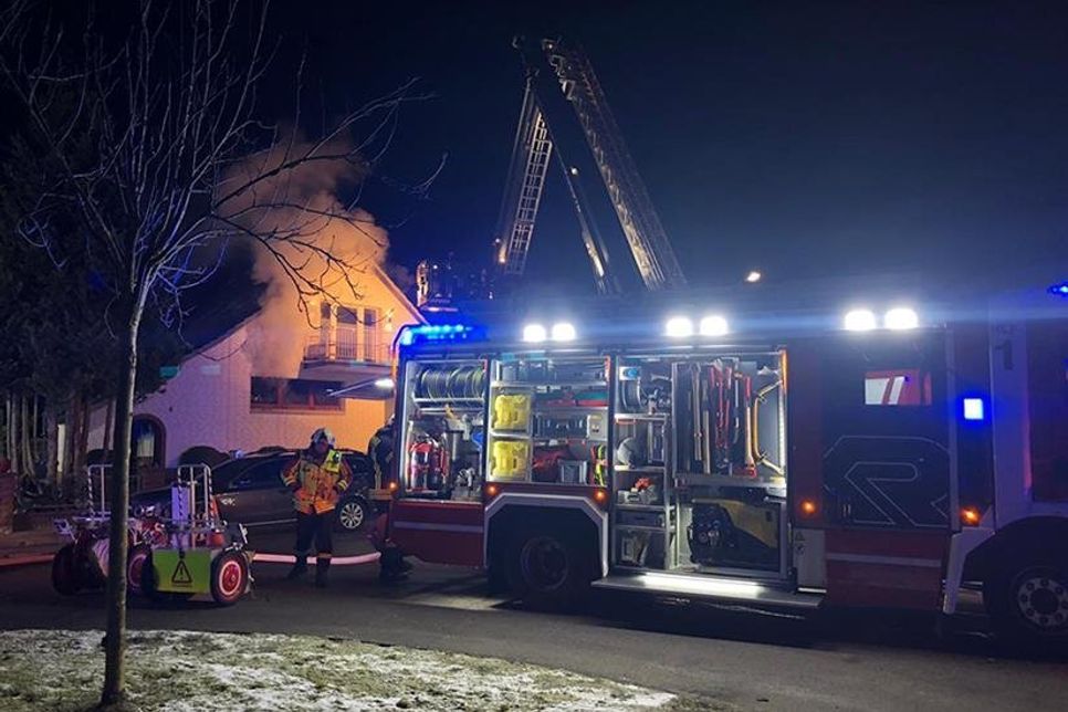 Am  Sonntag kam es in Scharbeutz zu einem Feuer in einem Wohnzimmer.