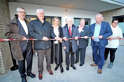 Pastor Joachim Thieme-Hachmann, Frank Dahmke, Eva El Samadoni, Susanne Klemm, Bgm. Tade Peetz und Sandra Lepthien (v.l.).