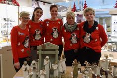 Vanessa Thurm, Jasmin Krüger, Anne-Katrin Müller, Sabine Renner und Andrea Jensen (v. lks.) im eska Kaufhaus. (red)