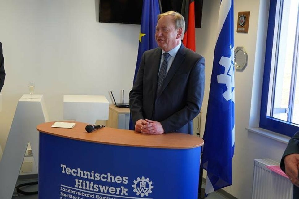 MdB Ingo Gädechens sieht das THW als „Helfer auf der richtigen Seite der Demokratie“.