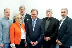 Die CDU-Fraktion Scharbeutz ist wieder komplett: Rainer Dohms (von links), Heike Wongel, Manfred Behrens, Bernd Ahlgrimm (Ortsvorsitzender) und Henning Nitz (Fraktionsvorsitzender) sowie Ingo Gädechens (MdB, Kreisvorsitzender, Bildmitte). (Foto: Finn Brüning/hfr)