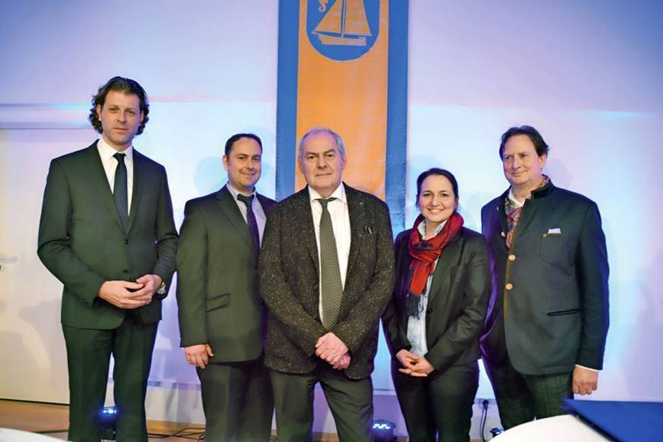 Moderator Klaus Tscheuschner (Mitte) mit Robert Wagner (v.li.), Sven Markus Kockel, Hatice Kara und Dieter W. Metz nach der Vorstellungsrunde in Niendorf/Ostsee. (Foto: René Kleinschmidt)