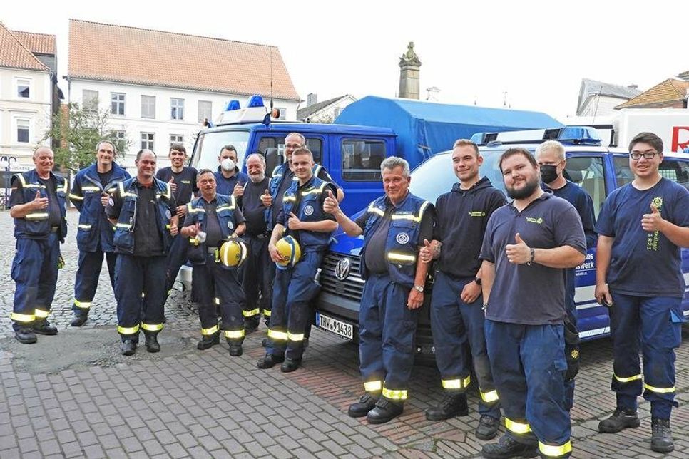 Gemeinsam stark: Die THW-Ortsverbände aus Neustadt, Oldenburg und Eutin leisteten dem Kreis Ostholstein Amtshilfe unter anderem beim Auf- und Abbau des Eutiner Impfzentrums.