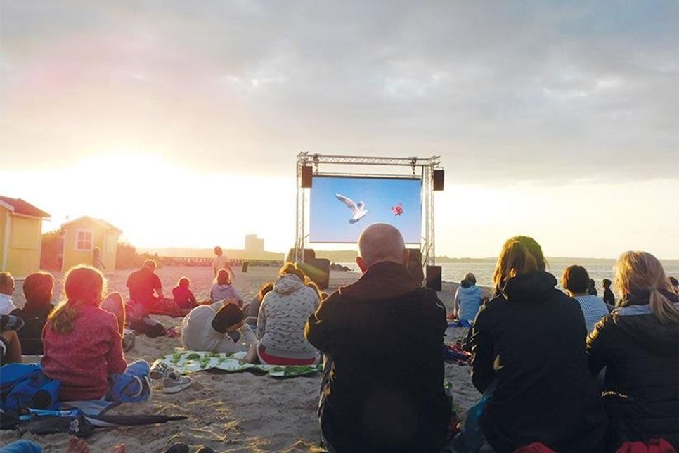 Immer ein Erlebnis für jung und alt, ob Urlaubsgast oder Einheimischer: Das StrandKino am Niendorfer Freistrand.