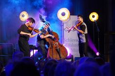 Das Trio brachte eine energiegeladene Performance beim Schleswig-Holstein Musik Festival auf die Bühne der Veranstaltungshalle in der ancora Marina.