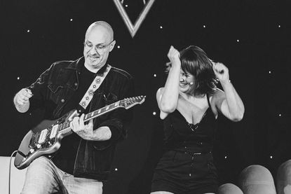 Sängerin Steffie Steup und Gitarrist Holly Petersen rocken Tina Turner op platt.