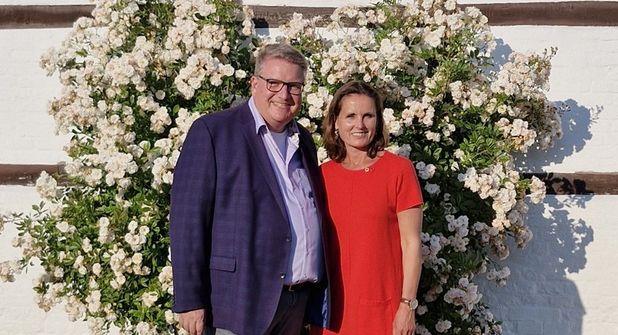 Stephanie Hagen übernimmt ab dem 1. Juli das Präsidentschaftsamt des Lions Clubs Neustadt von Propst Dirk Süssenbach.