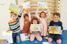 Die  Sieger des Malwettbewerbs für die neuen Nordbrief-Briefmarken (von links): Pit (6 Jahre), Lieke (5), Martha (4), Luisa (6) und Freda (5).