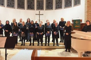 Die Kantorei in der Strandkirche Scharbeutz feiert ihr 50-jähriges Jubiläum.