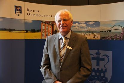 „Jeder ist aufgefordert die AHAL-Regeln* überall anzuwenden“, erklärte Landrat Reinhard Sager.