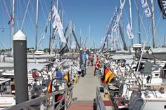 Boote bis zum Horizont: Profis, Freizeitskipper und Neugierige besuchten die größte Messe auf dem Meer.