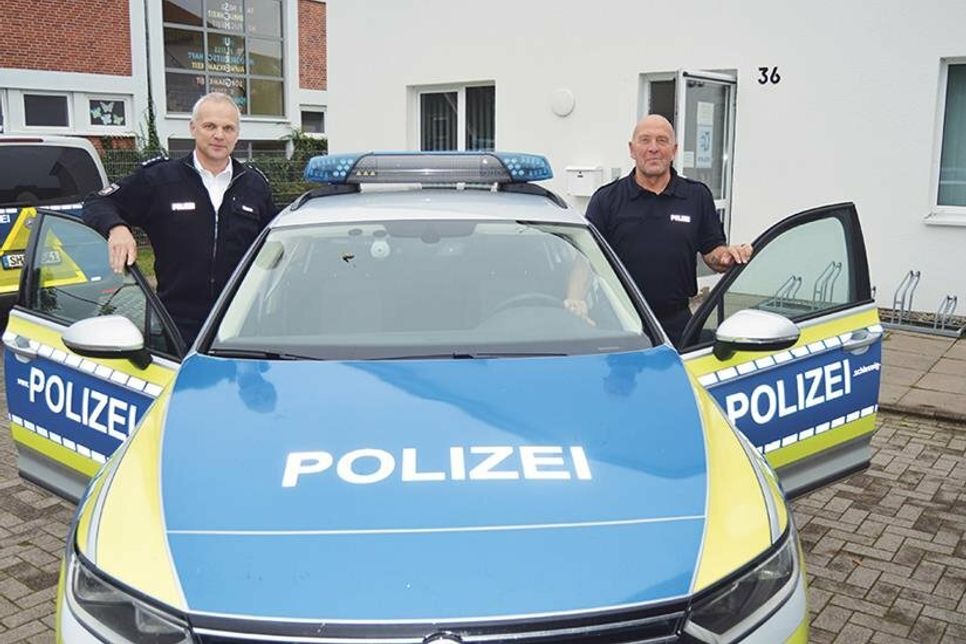 Kaum haben sie sich kennengelernt, da trennen sich ihre beruflichen Wege schon wieder: Detlef Frase, seit 1. August Leiter des Polizeireviers Bad Schwartau, und Thomas Geske.