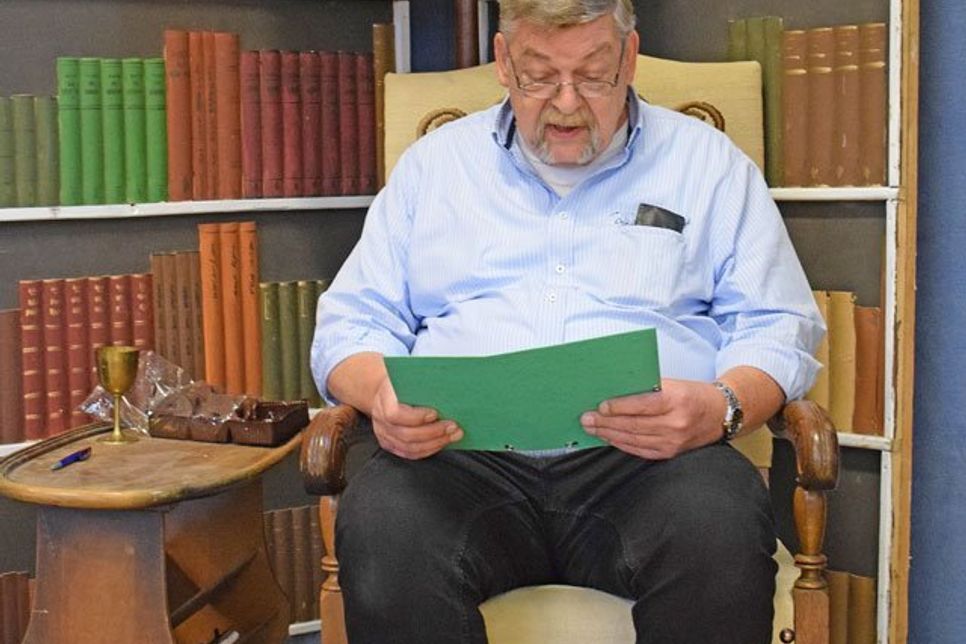 Sprecher Manfred Lindholm wird das Publikum durch das Stück führen