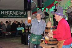 Prost: Harald Behrens mit Rolf Niehuesbernd.