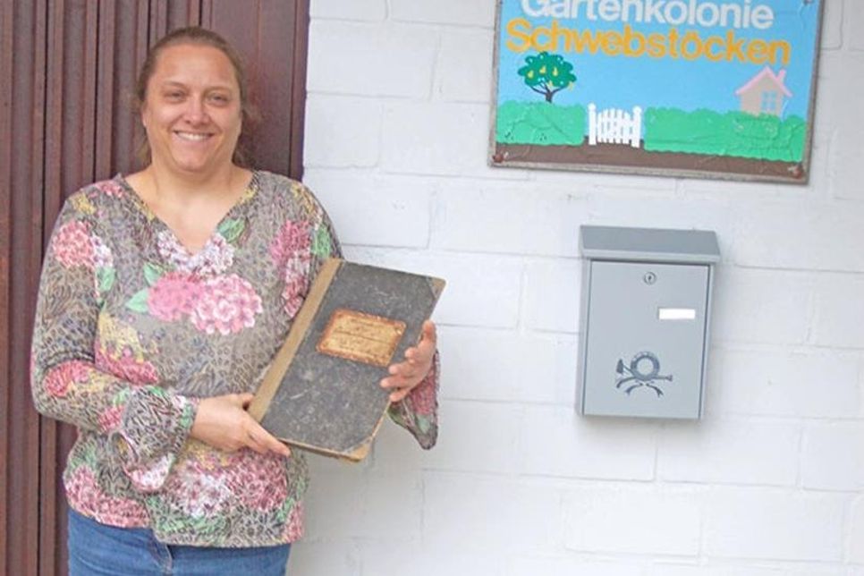 Michaela Falk beschäftigt sich seit Jahren mit der Geschichte des Preetzer Kleingartenvereins. Derzeit erarbeitet sie eine Chronik.