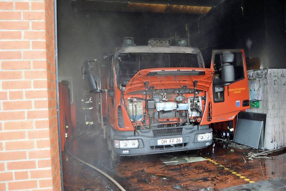 Defekte Elektrik im Fahrzeug könnte den Brand ausgelöst haben – Gutacher sollen nun Klarheit schaffen. (Foto: Stefan Setje-Eilers)