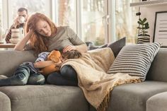 Hochwirksame ätherische Öle aus Heilpflanzen wie in Pinimenthol helfen dabei, wieder fit zu werden. Auch für Kinder gibt es Erkältungsbalsam und -salbe. Foto: KatarzynaBialasiewicz/istockphoto.com/spp-o